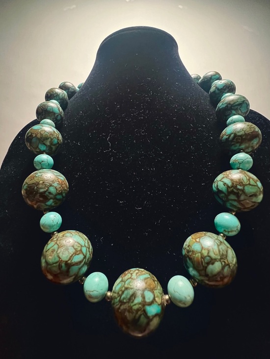 Vintage Jewelry - Turquoise Stone Beaded Necklace